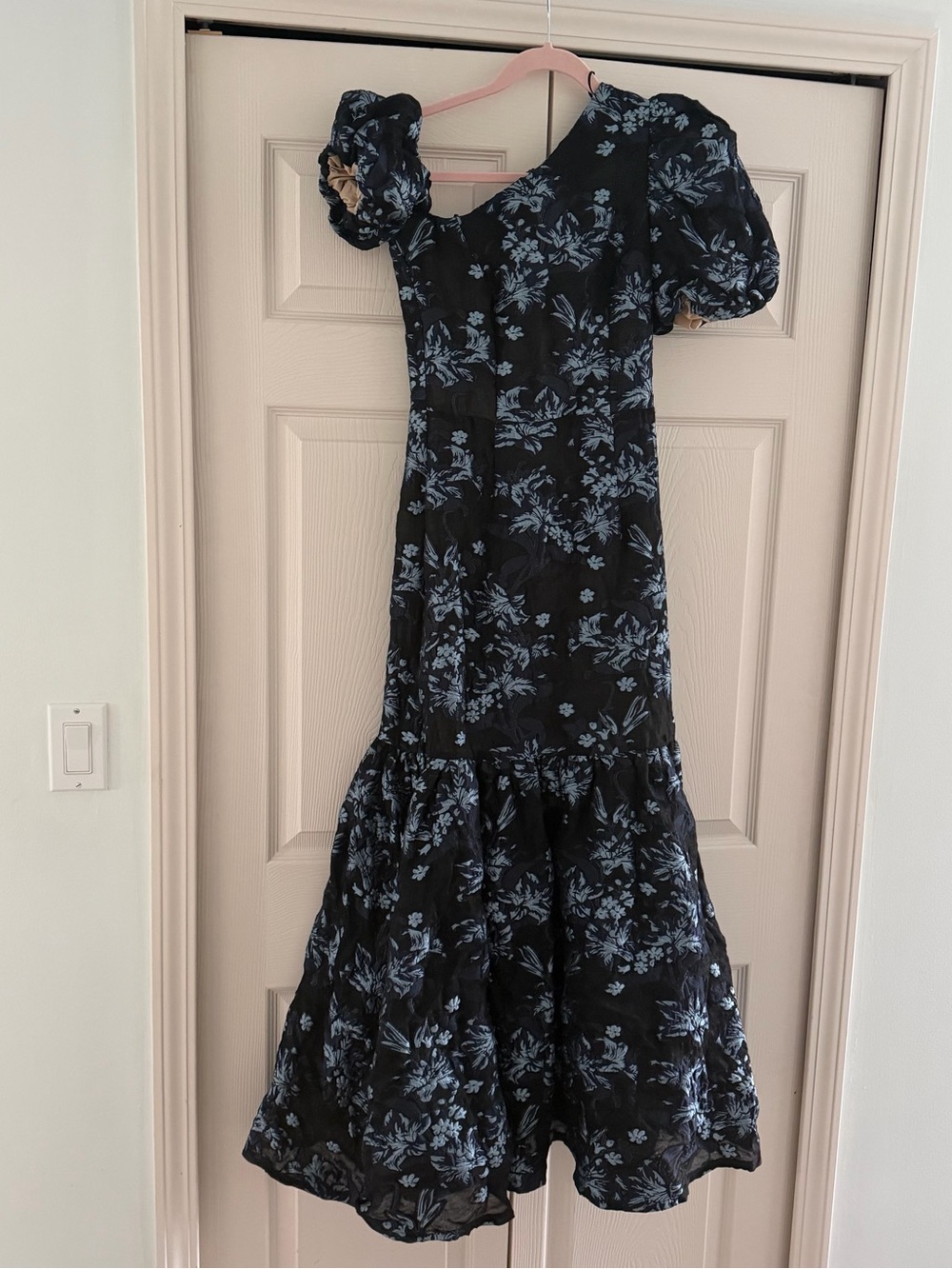Elliatt Planetary Asymmetric Jacquard Maxi Dress Floral Navy Black XS EUC